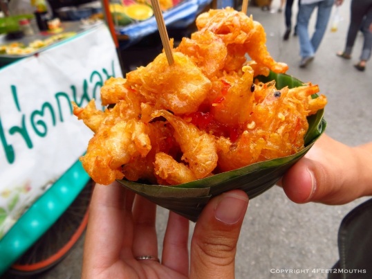 Fried shrimp at floating market